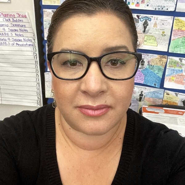 Sandra Leon Retro Report